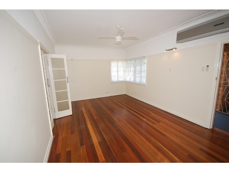 28  Davies Road, Ashgrove QLD 4060