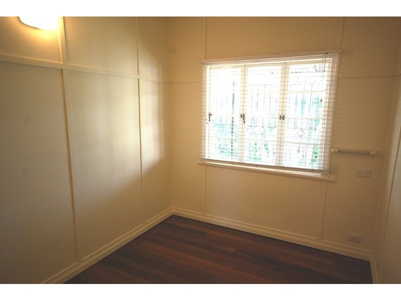 28  Davies Road, Ashgrove QLD 4060