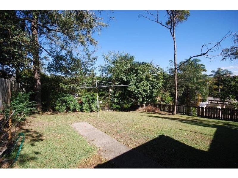 316 Kitchener Road, Stafford Heights QLD 4053