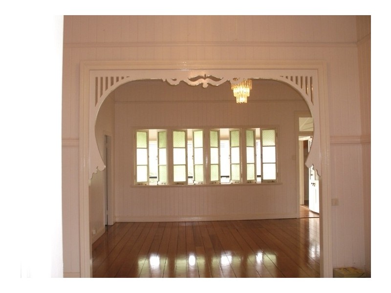 16 Lucy Street, Milton QLD 4064