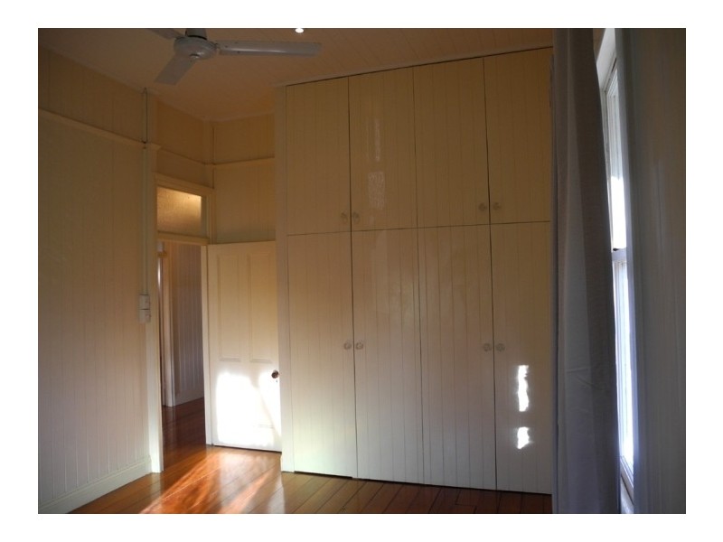 16 Lucy Street, Milton QLD 4064