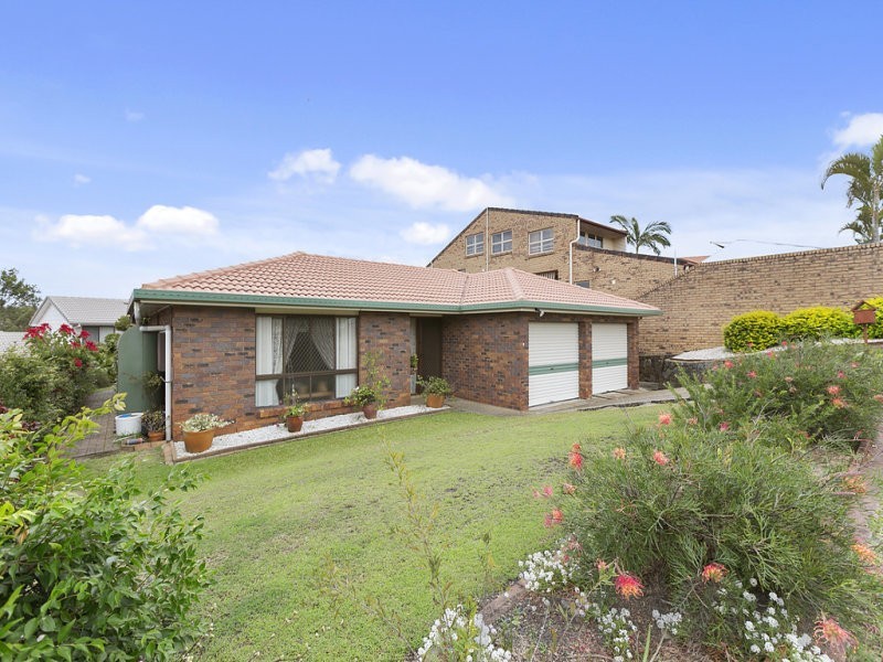 9 Bankhead Crescent, Stafford Heights QLD 4053