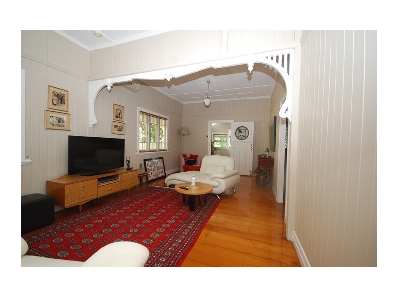 22 Davies Road, Ashgrove QLD 4060