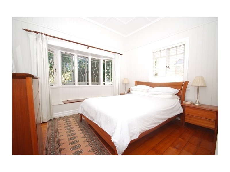 22 Davies Road, Ashgrove QLD 4060