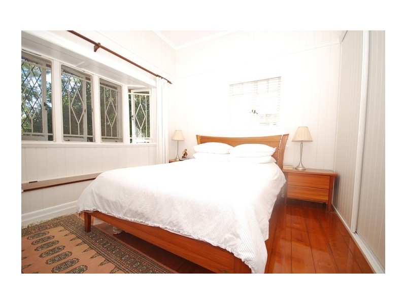 22 Davies Road, Ashgrove QLD 4060