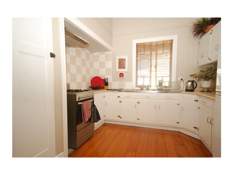 22 Davies Road, Ashgrove QLD 4060
