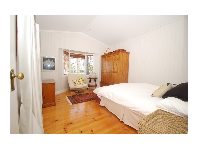 22 Davies Road, Ashgrove QLD 4060