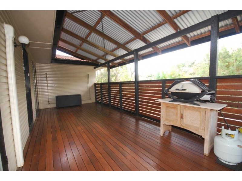 24 Moonmera St, The Gap QLD 4061