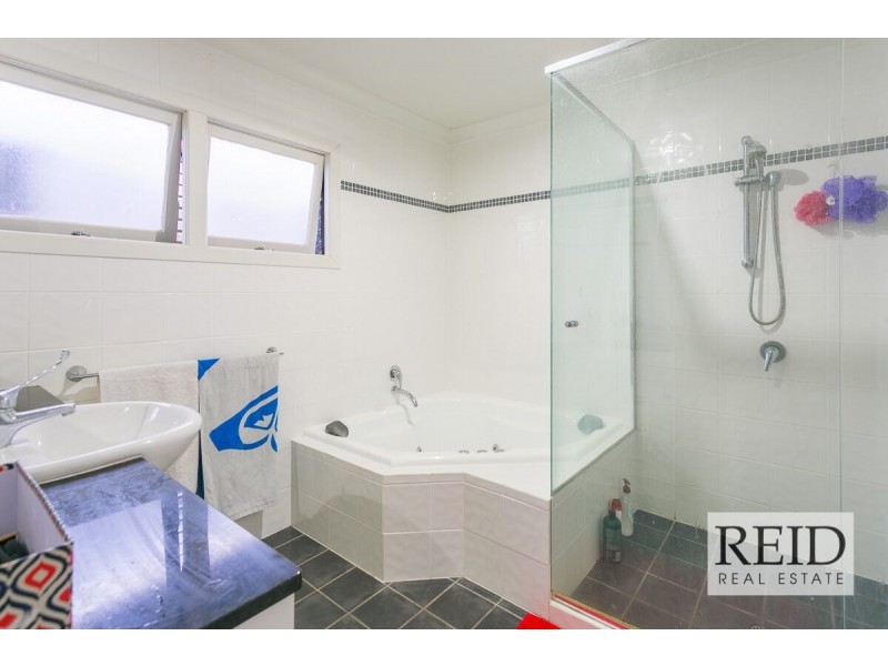 24 Moonmera St, The Gap QLD 4061