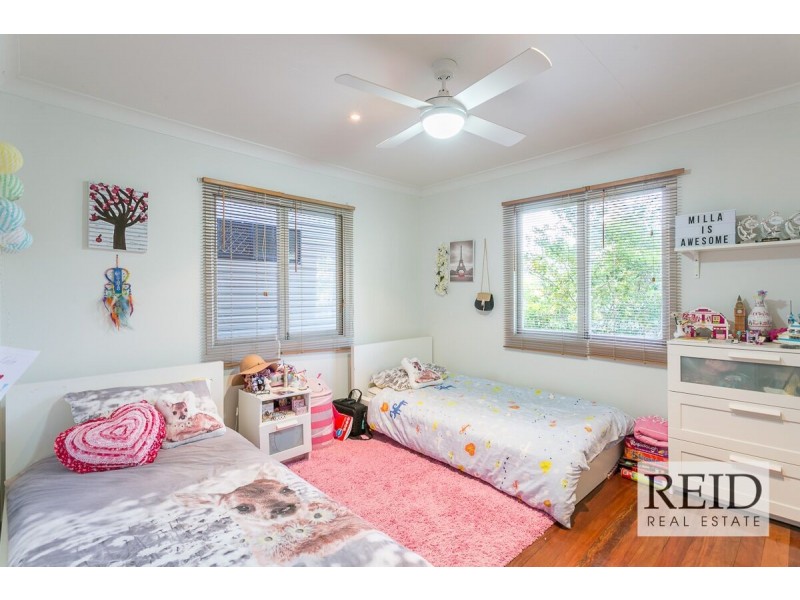 24 Moonmera St, The Gap QLD 4061