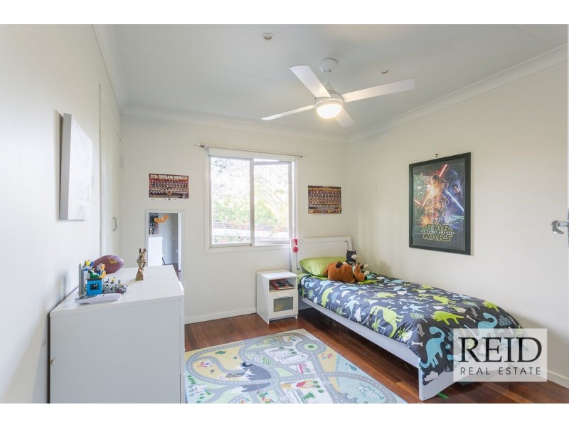 24 Moonmera St, The Gap QLD 4061