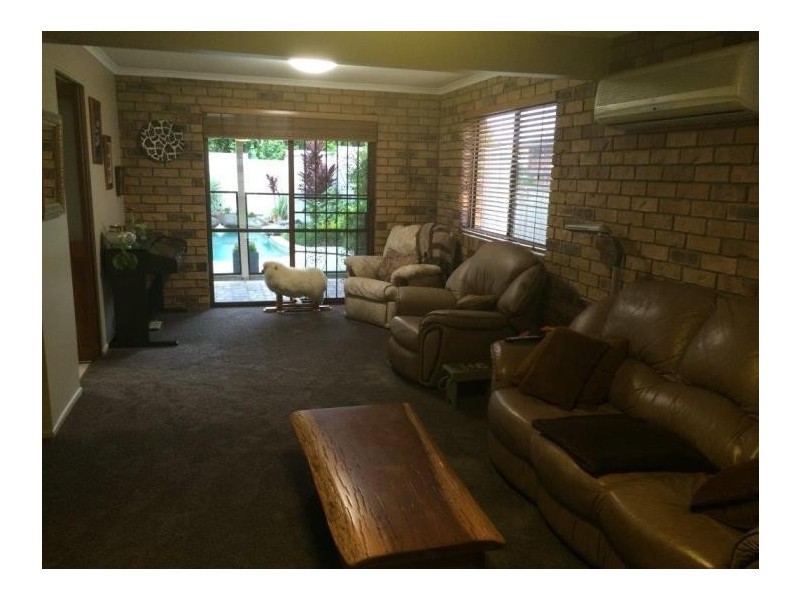 19 Whitecastle Street, Carindale QLD 4152