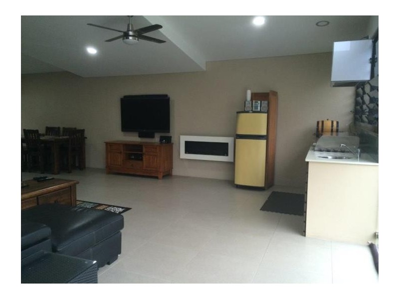 19 Whitecastle Street, Carindale QLD 4152