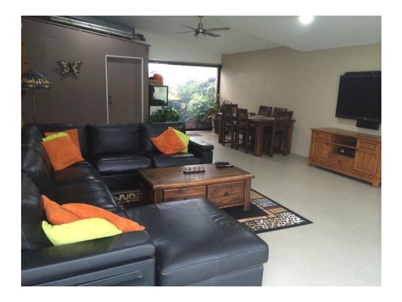 19 Whitecastle Street, Carindale QLD 4152