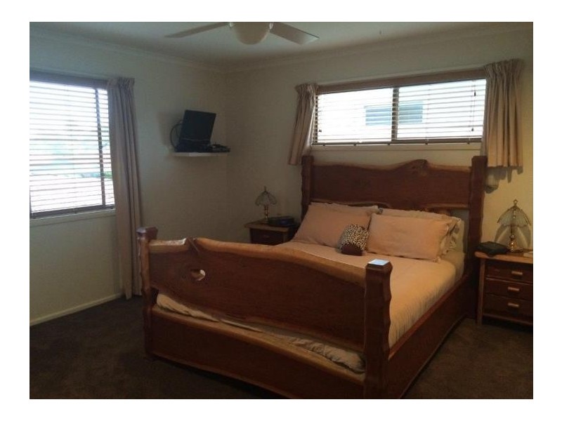 19 Whitecastle Street, Carindale QLD 4152