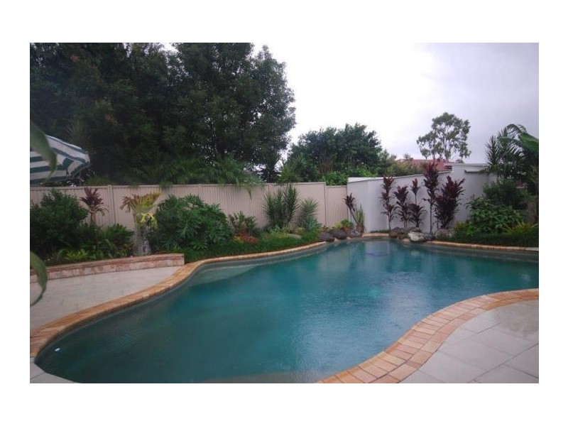 19 Whitecastle Street, Carindale QLD 4152