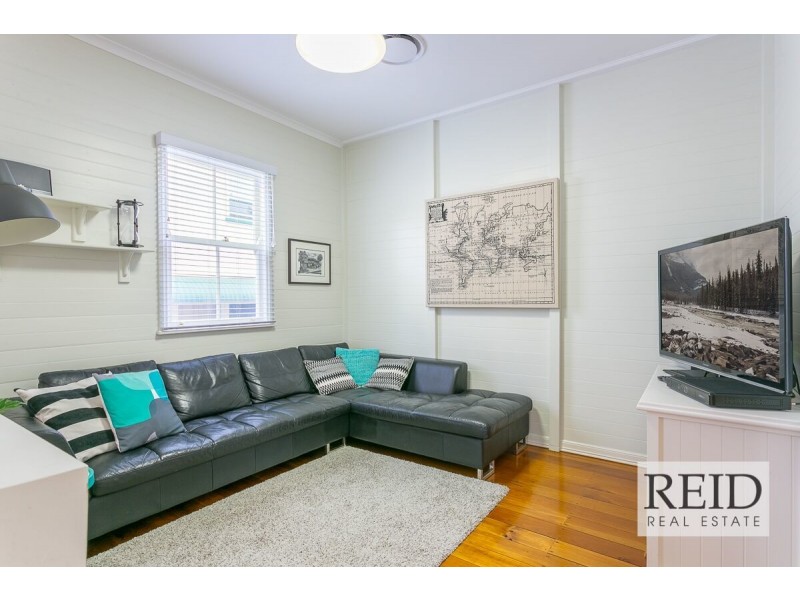17 Thorn Street, Red Hill QLD 4059
