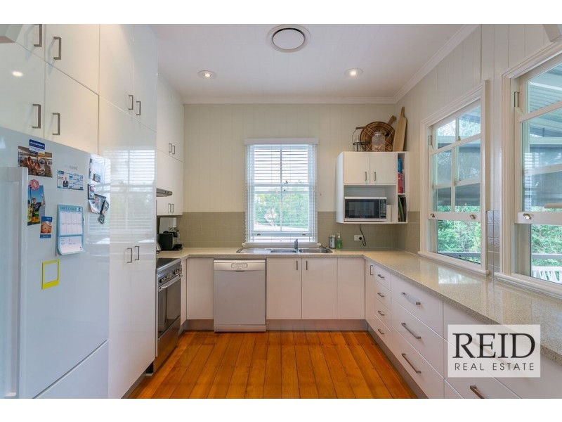 17 Thorn Street, Red Hill QLD 4059