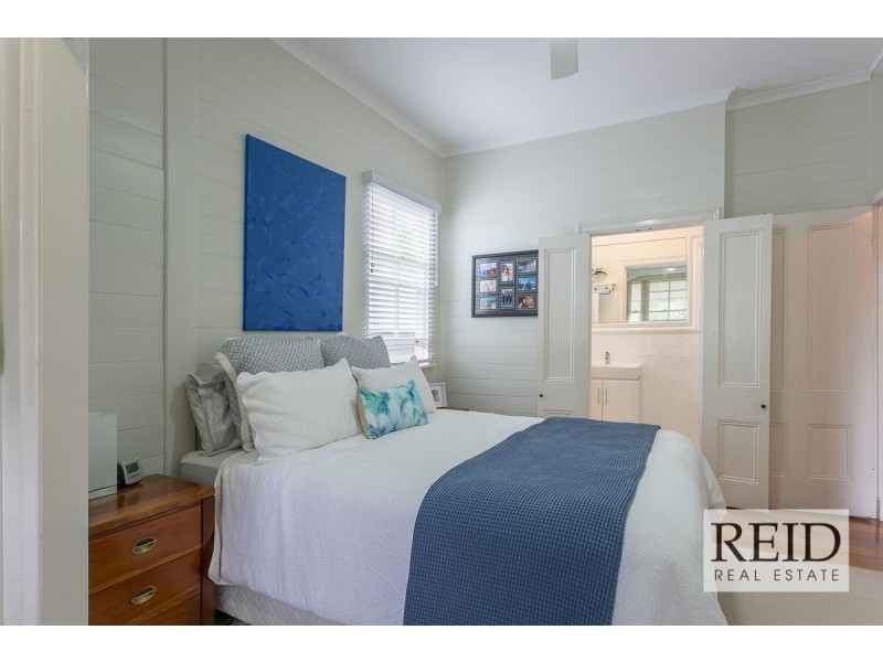 17 Thorn Street, Red Hill QLD 4059