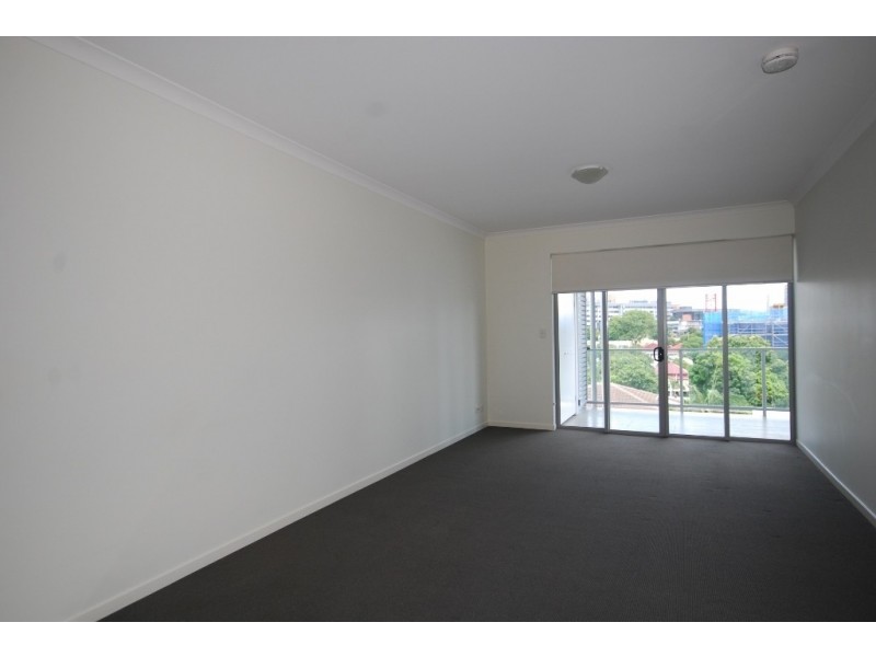 17/28 Carl Street, Woolloongabba QLD 4102