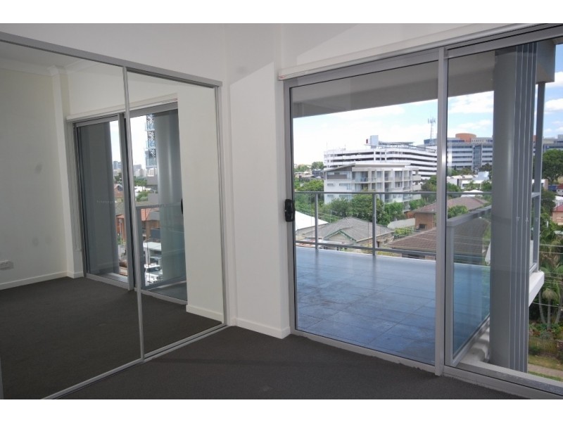 17/28 Carl Street, Woolloongabba QLD 4102