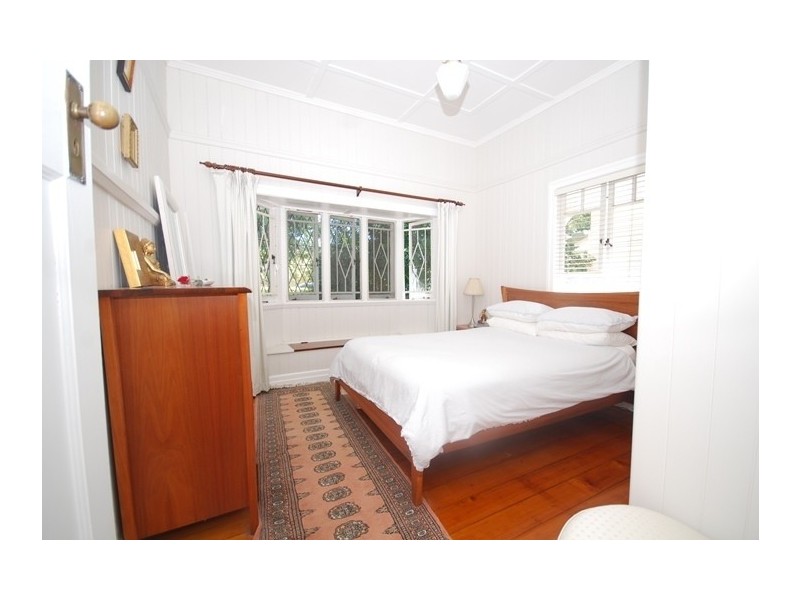22 Davies Road, Ashgrove QLD 4060