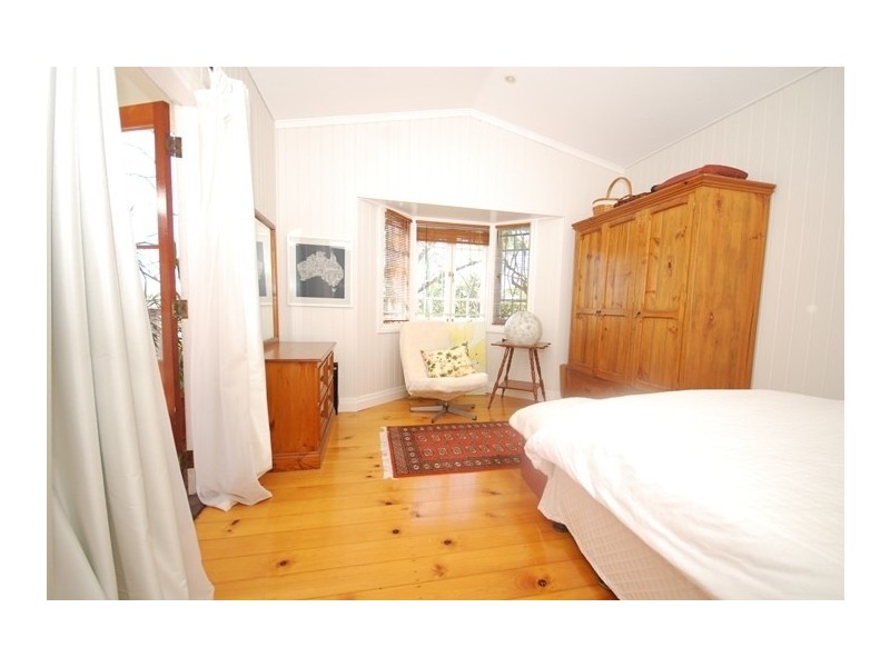 22 Davies Road, Ashgrove QLD 4060