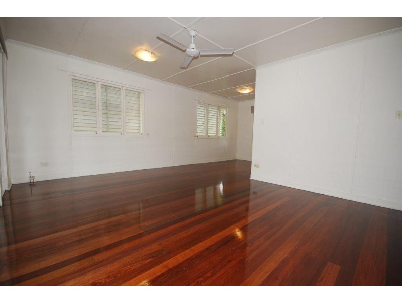 32 Sedgemoor Street, Stafford Heights QLD 4053