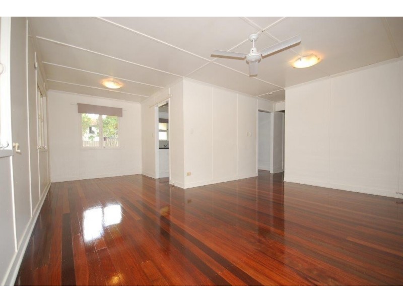 32 Sedgemoor Street, Stafford Heights QLD 4053