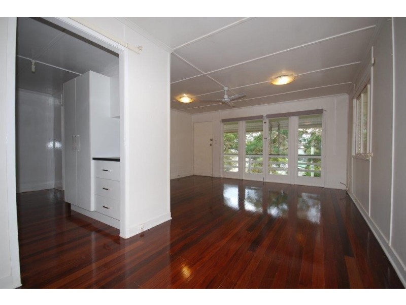 32 Sedgemoor Street, Stafford Heights QLD 4053