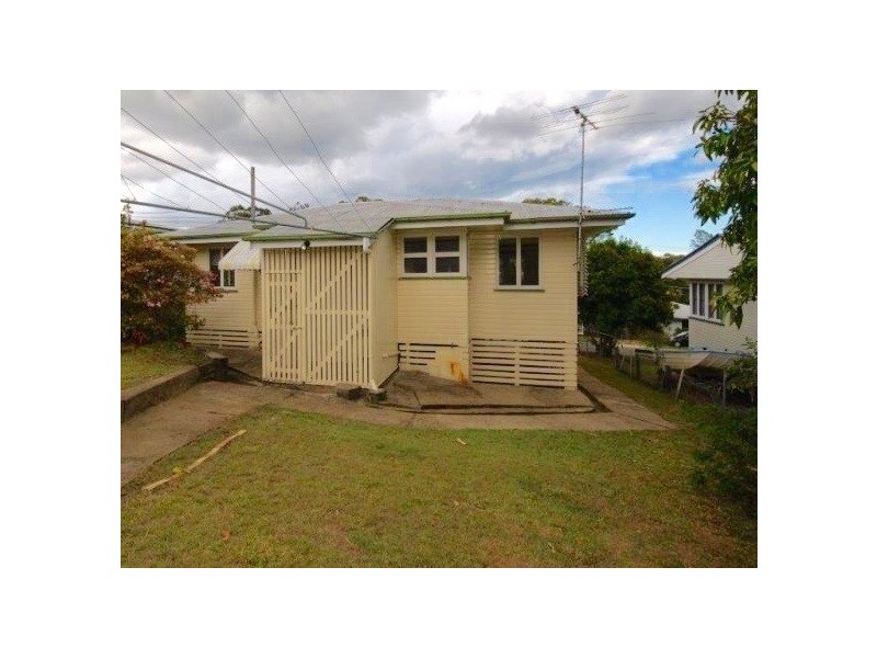 32 Sedgemoor Street, Stafford Heights QLD 4053