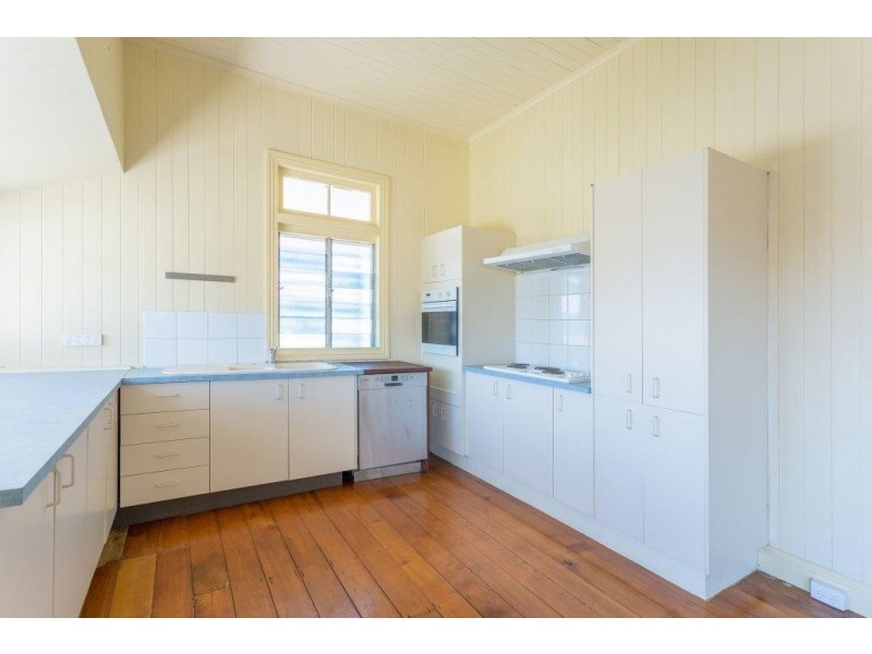 28 Hamilton Avenue, Hendra QLD 4011