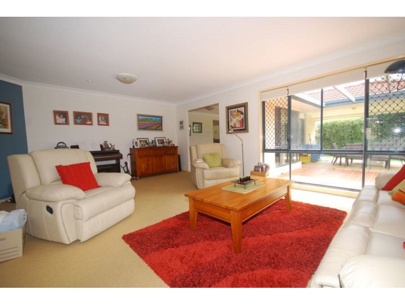 11 Edinburgh Close, Upper Kedron QLD 4055