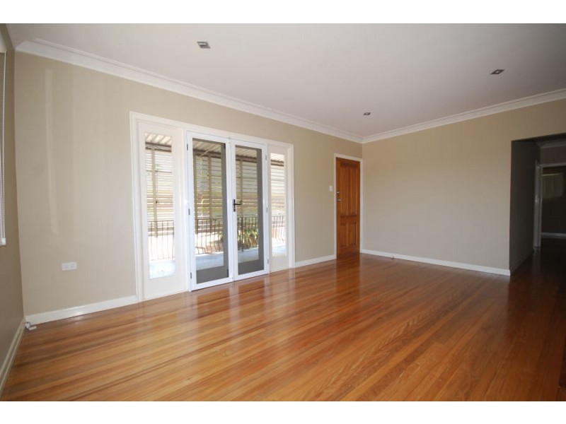 24 Heilbromm Street, Stafford Heights QLD 4053