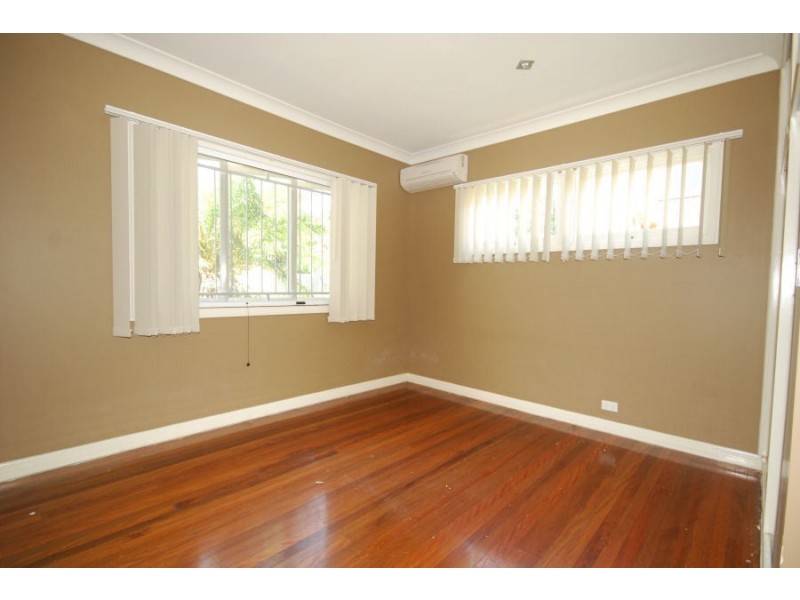 24 Heilbromm Street, Stafford Heights QLD 4053