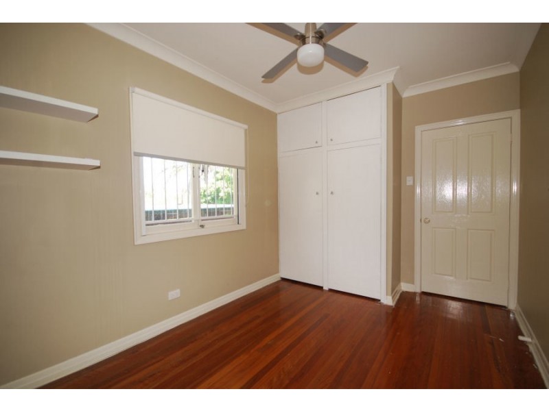 24 Heilbromm Street, Stafford Heights QLD 4053