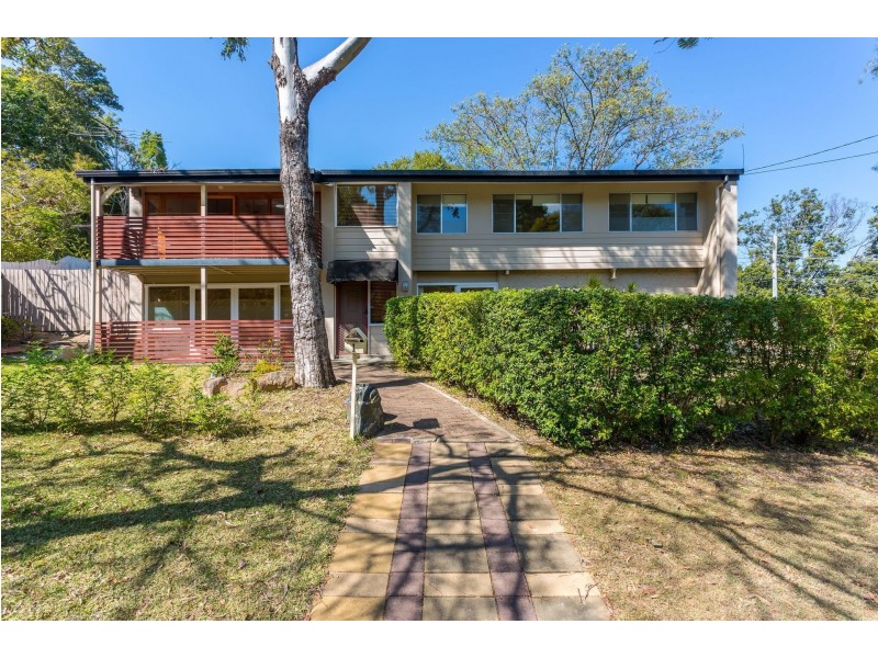 1 Eaglie Street, Chapel Hill QLD 4069