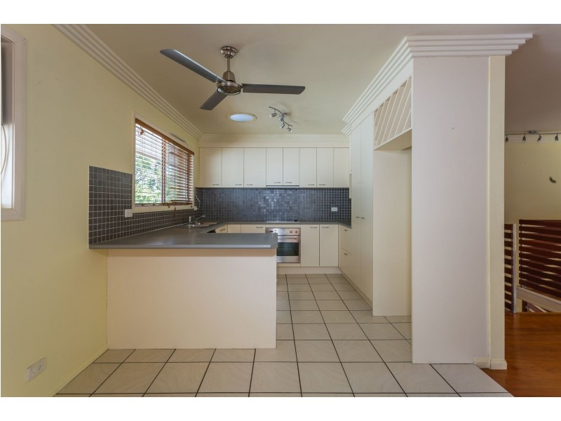 1 Eaglie Street, Chapel Hill QLD 4069