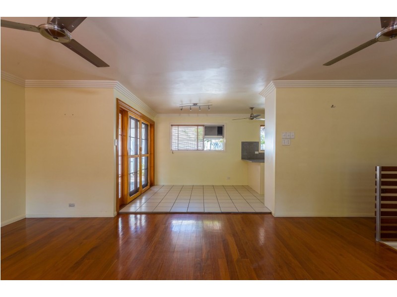1 Eaglie Street, Chapel Hill QLD 4069