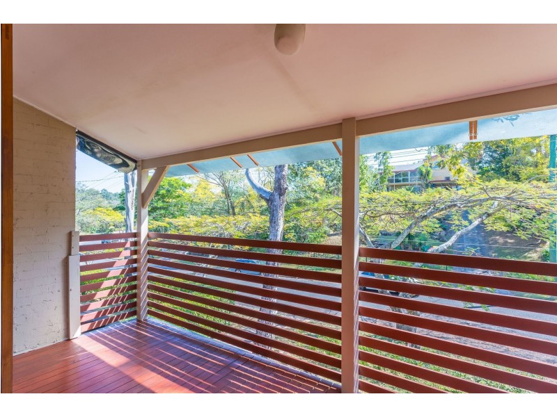 1 Eaglie Street, Chapel Hill QLD 4069