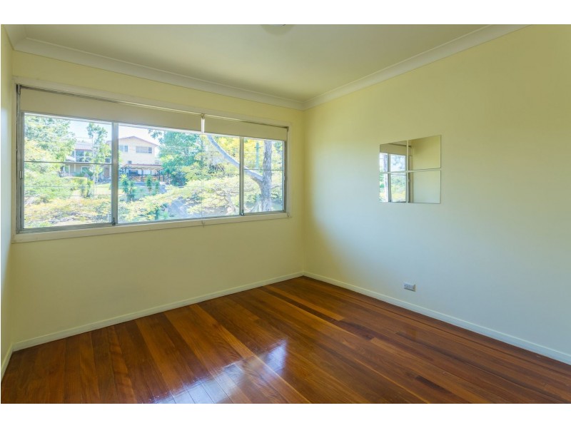 1 Eaglie Street, Chapel Hill QLD 4069