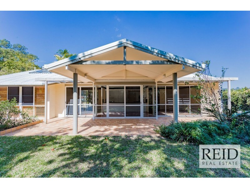6 Chulmleigh Court, Chapel Hill QLD 4069