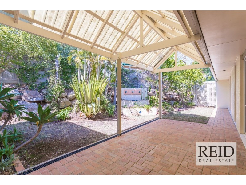 6 Chulmleigh Court, Chapel Hill QLD 4069