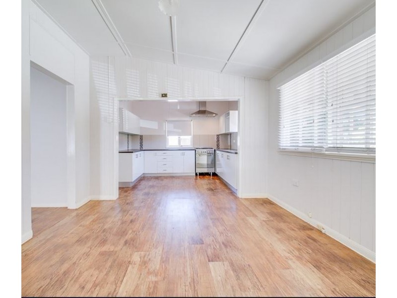 33 Henchman Street, Nundah QLD 4012