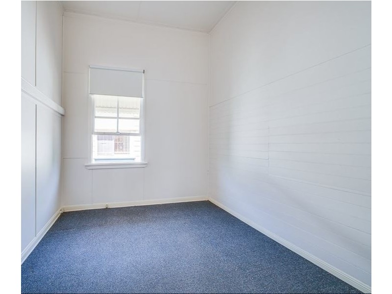 33 Henchman Street, Nundah QLD 4012