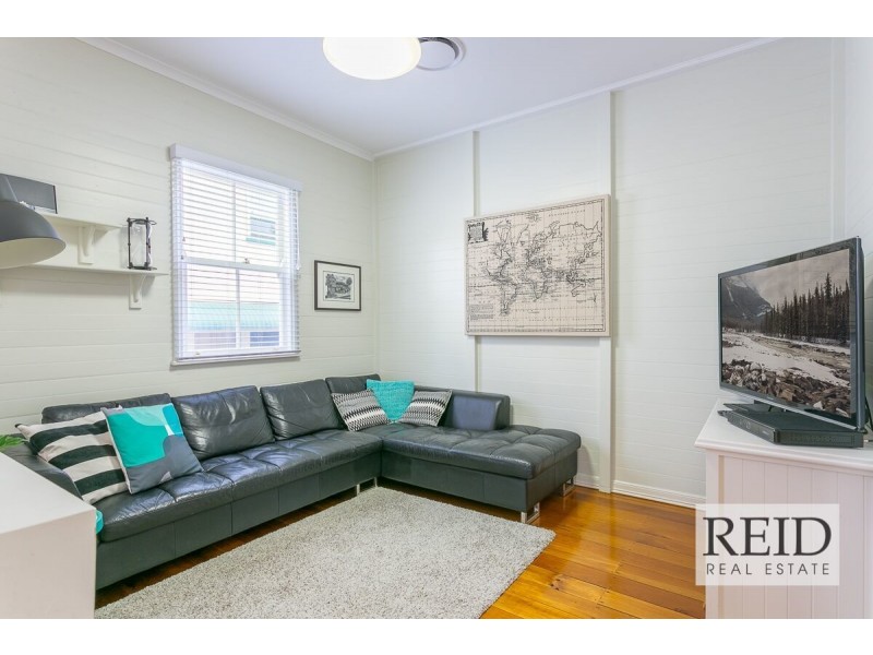 17 Thorn Street, Red Hill QLD 4059