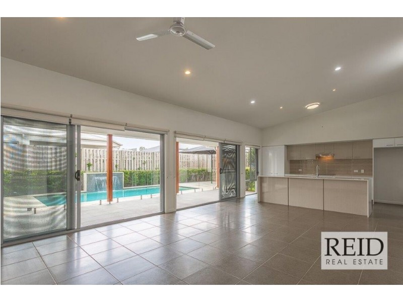 54 Morgan Circuit, Nudgee QLD 4014