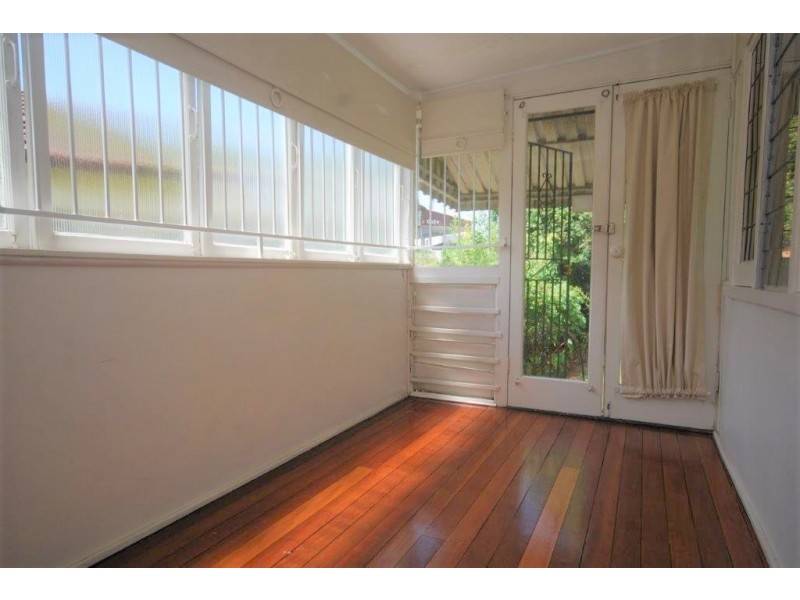 6 Stewart Place, Ashgrove QLD 4060