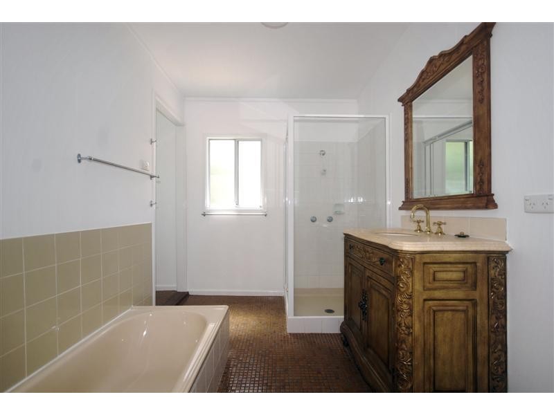 5 Stoneleigh Street, Red Hill QLD 4059