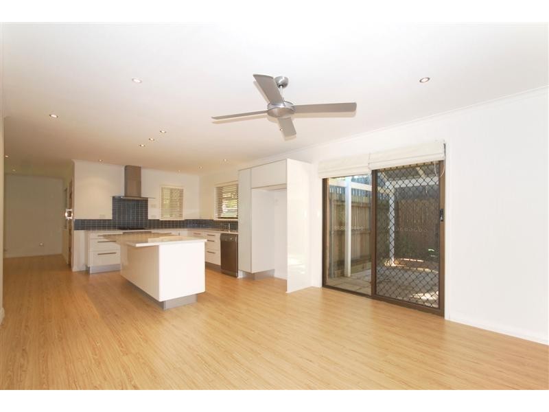 10 London Street, Ashgrove QLD 4060